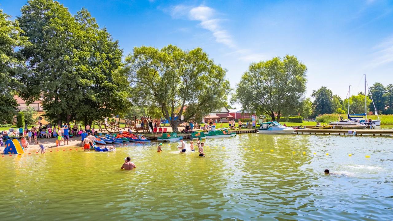Hotel Ognisty Ptak Węgorzewo Exteriör bild