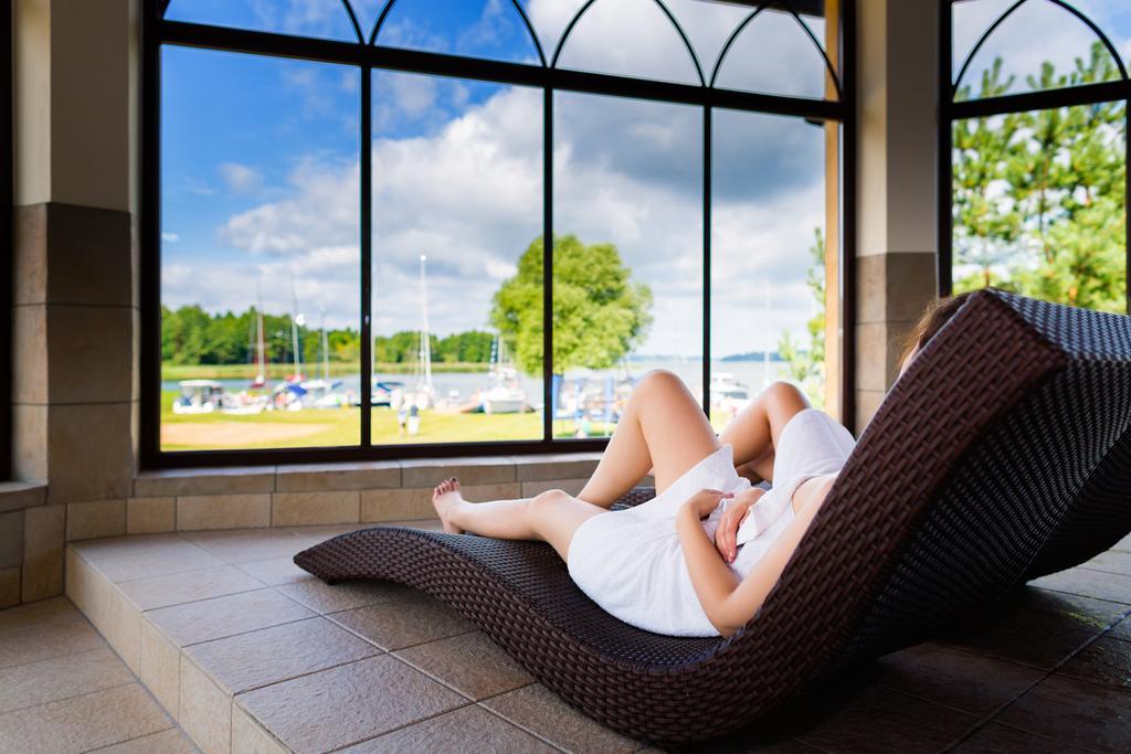 Hotel Ognisty Ptak Węgorzewo Exteriör bild
